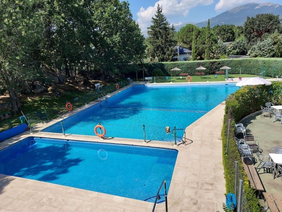 Chalet De 5 Habitaciones En La Sierra De Madrid El Olivo De Miraflores Miraflores de la Sierra Eksteriør billede